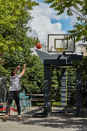 Basketball backboard